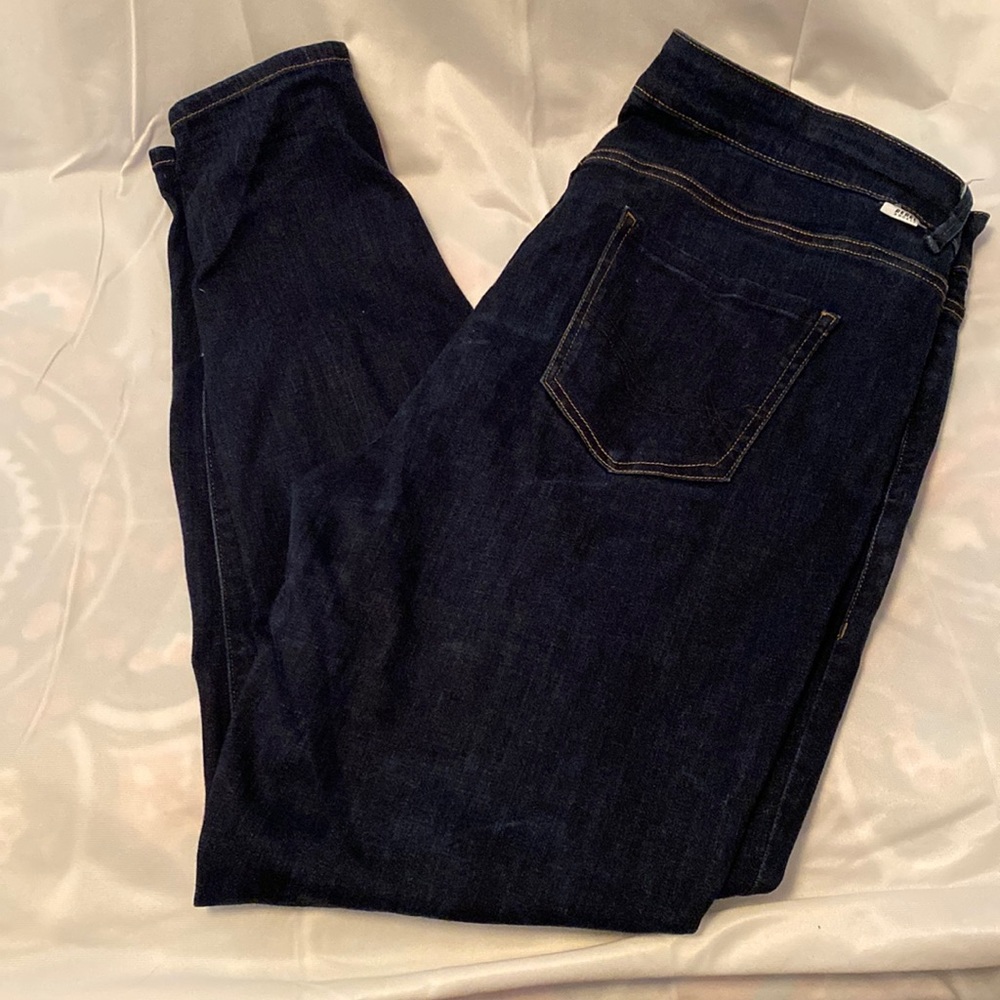 Rebel Wilson the pin up skinny Jean